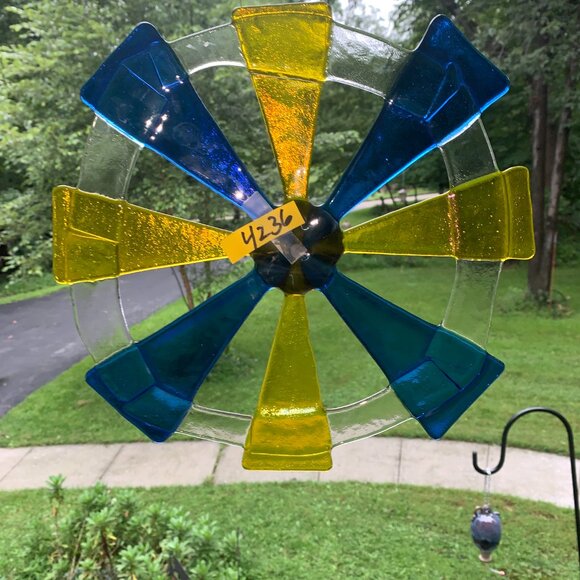 #7236 CIRCULAR FUSED SUN CATCHER  BLUE & YELLOW COLLECTABLE SUN CATCHER - Picture 11 of 12